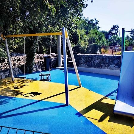 Apartman Tri palme Gabonjin Bagian luar foto