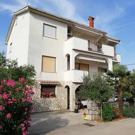 Apartman Tri palme Gabonjin Bagian luar foto