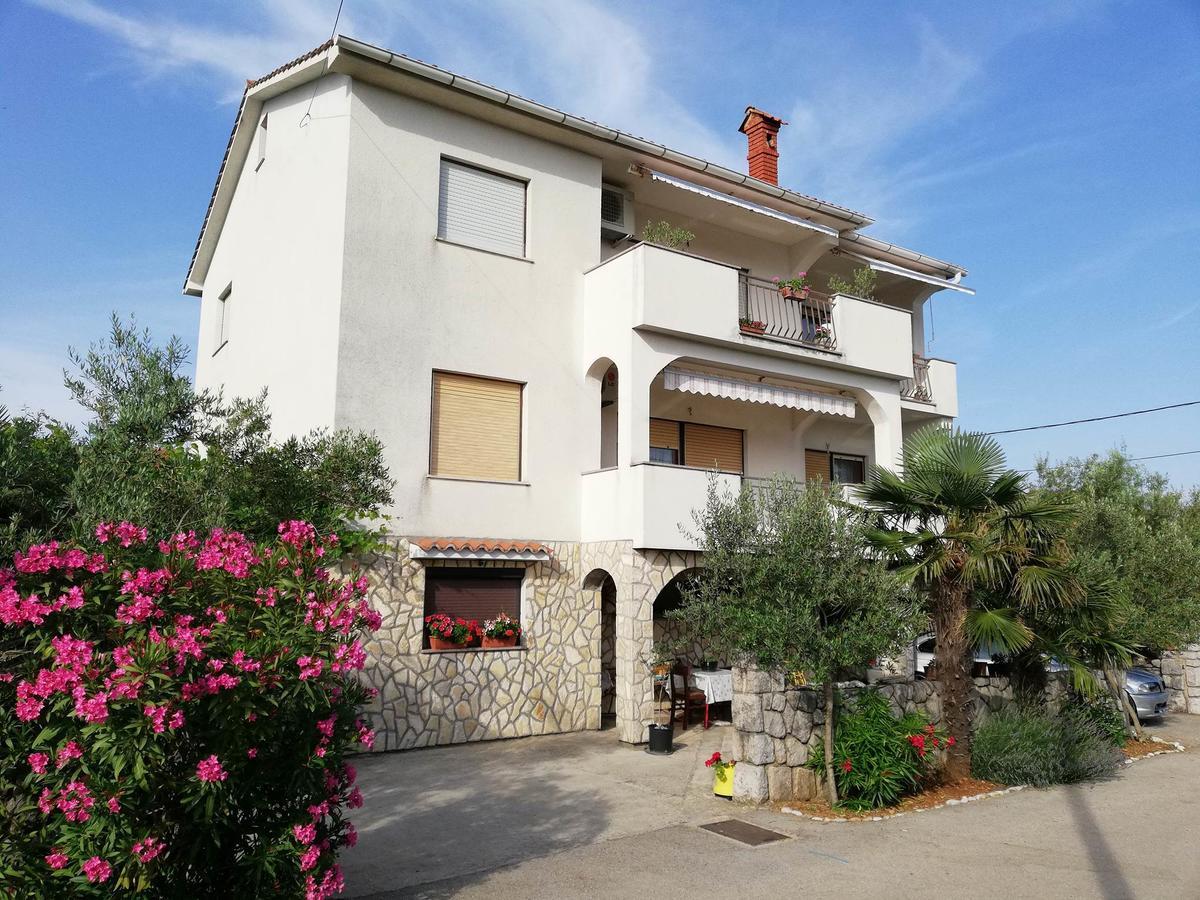 Apartman Tri palme Gabonjin Bagian luar foto
